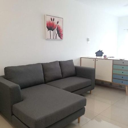 2 Carpark Gep 5 Star Hotel Bed & Sofa Studio Seri Kembangan Exterior photo