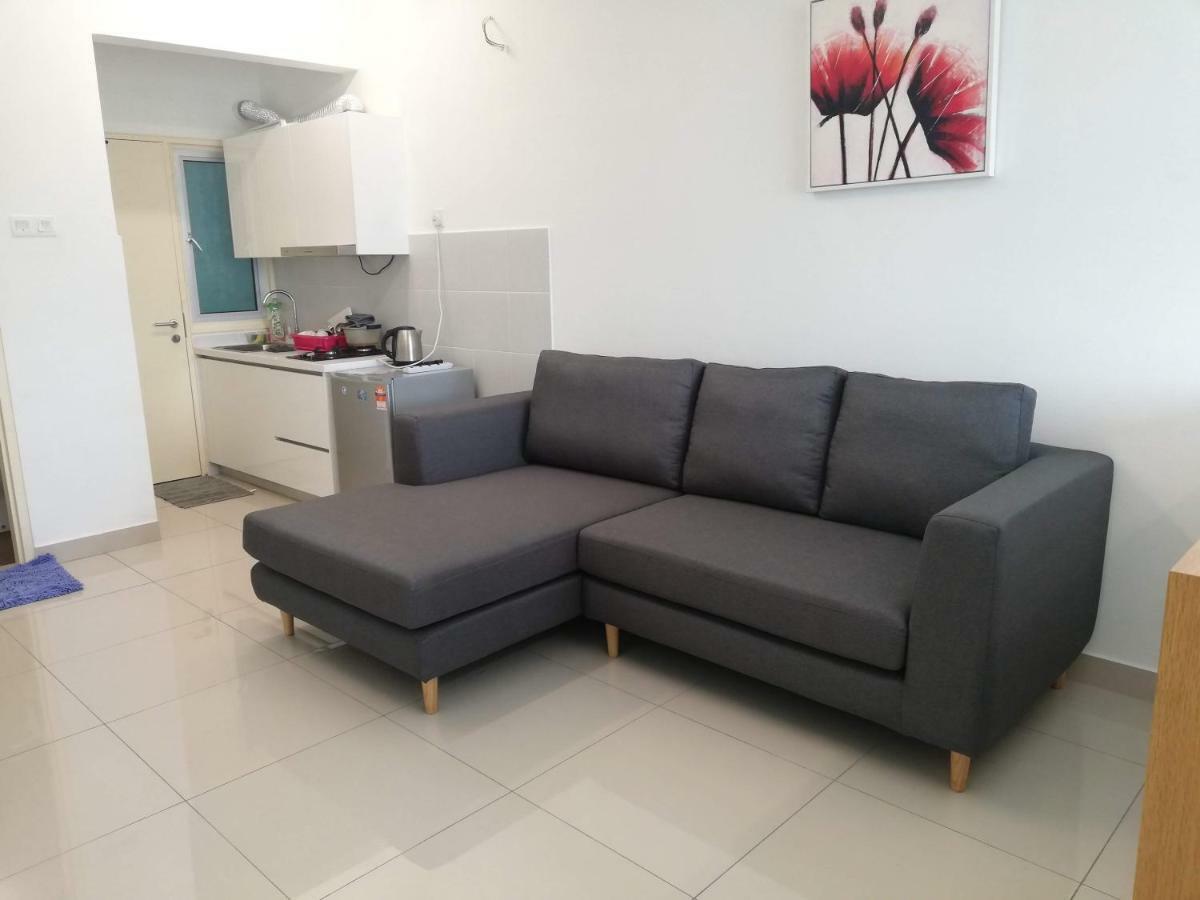 2 Carpark Gep 5 Star Hotel Bed & Sofa Studio Seri Kembangan Exterior photo