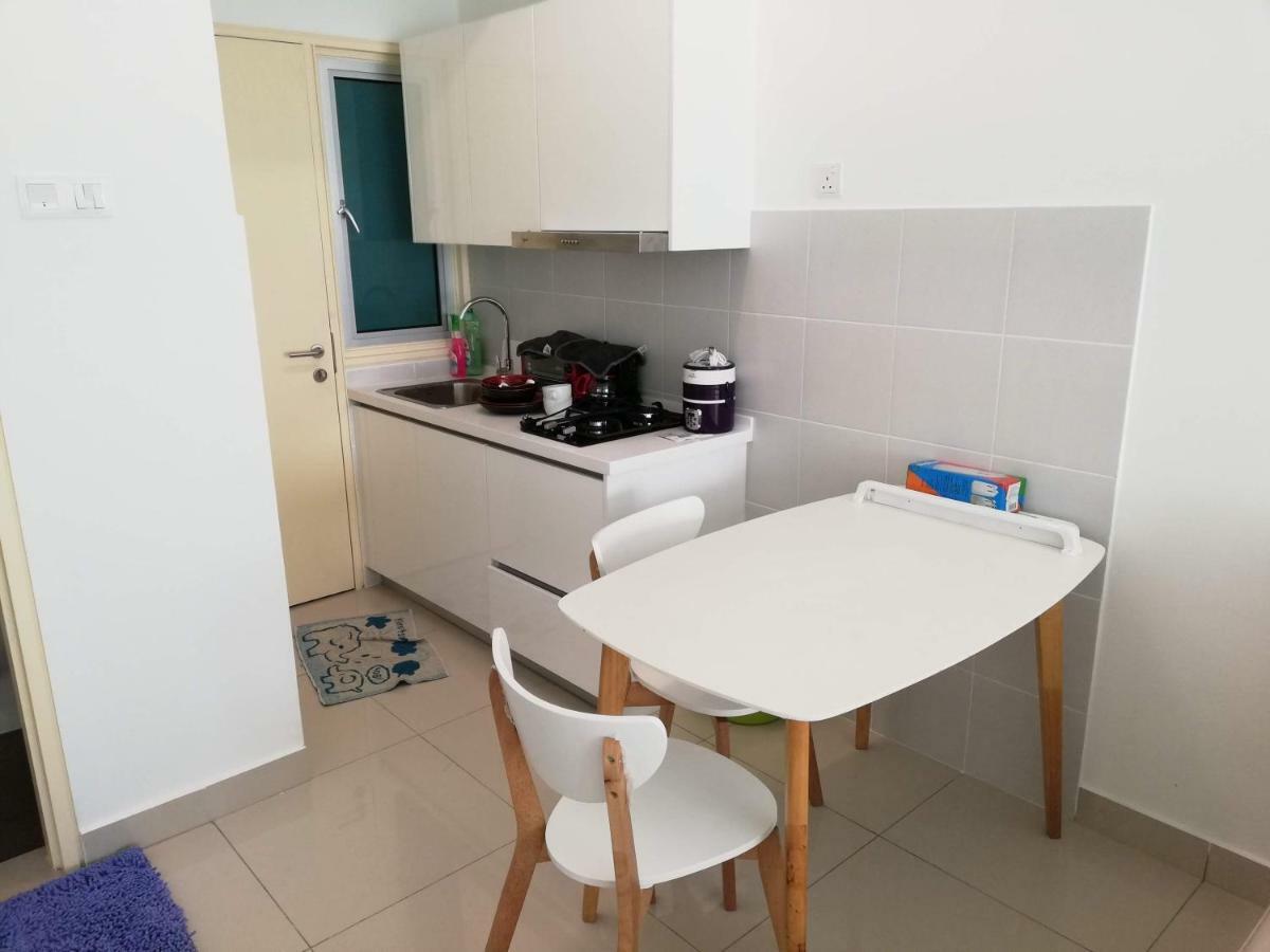 2 Carpark Gep 5 Star Hotel Bed & Sofa Studio Seri Kembangan Exterior photo