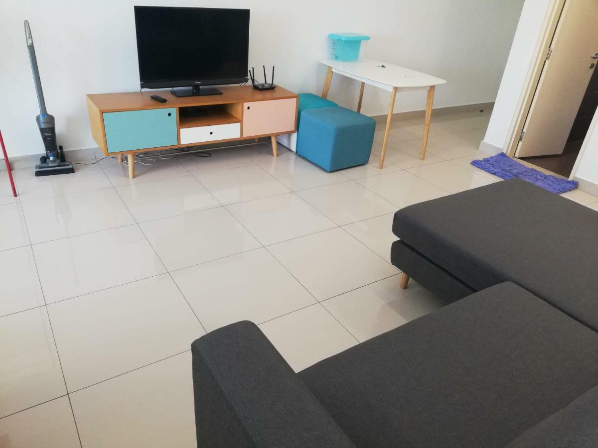 2 Carpark Gep 5 Star Hotel Bed & Sofa Studio Seri Kembangan Exterior photo