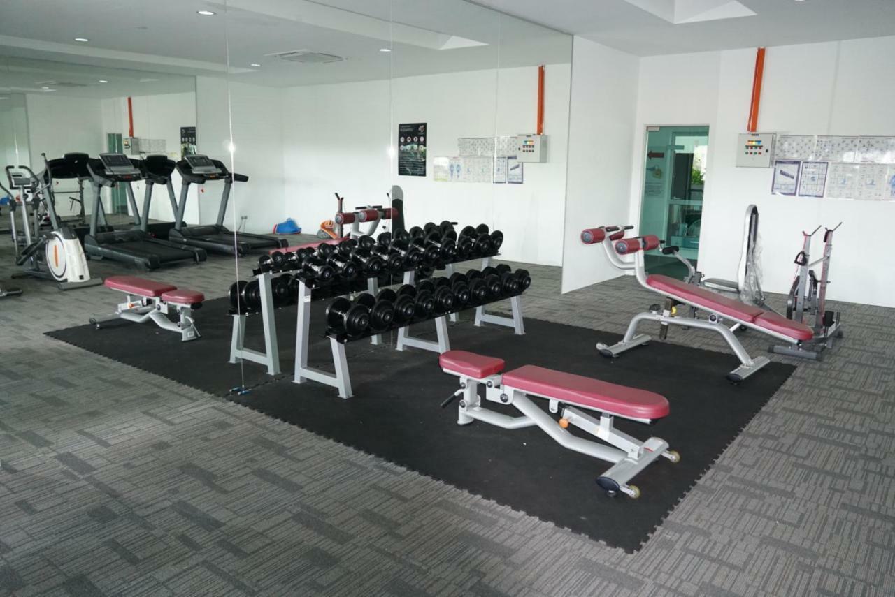 2 Carpark Gep 5 Star Hotel Bed & Sofa Studio Seri Kembangan Exterior photo